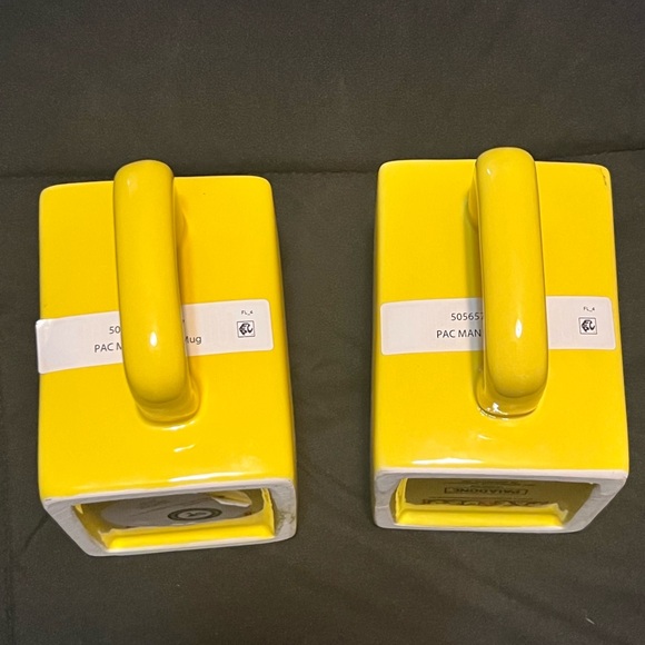 PAC MAN Game Shaped Mugs NWOT - Picture 8 of 8